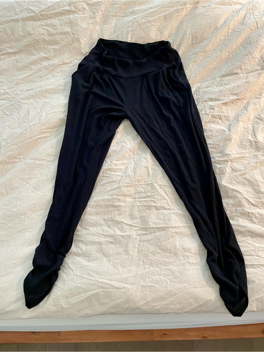 Encircled Dressy Sweatpants | Black Ribbed | L